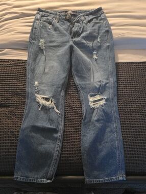 Hollister Distressed Mom Jean - Medium Blue